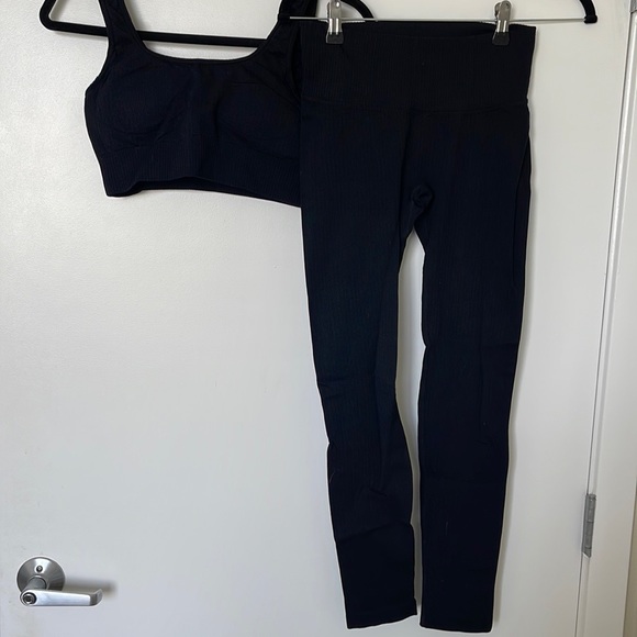 BARE ATHLETICS BARESCULPT RIBBED SEAMLESS LEGGINGS ONYX BLACK - Picture 5 of 6